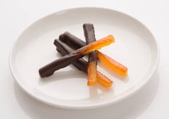 TIRA DE LARANJA COBERTA COM CHOCOLATE 70%